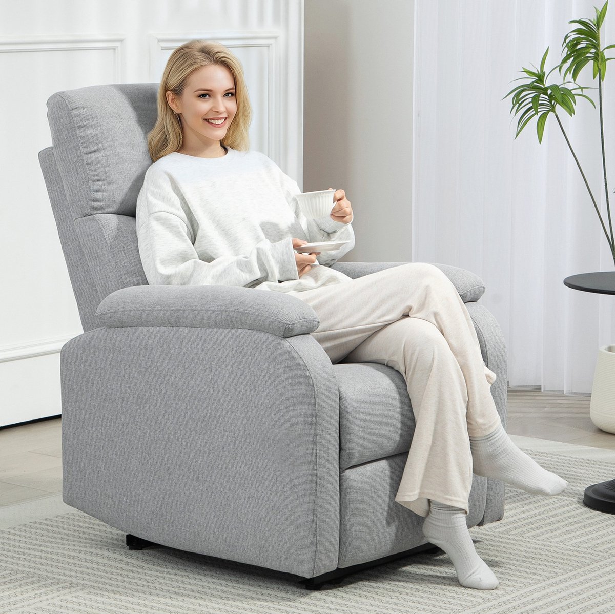 MEUNIQ Relaxfauteuil met ligfunctie, handmatig verstelbaar, grijze stof, armleuningen en 150 kg draagvermogen voor woonkamer of leeshoek Grijs