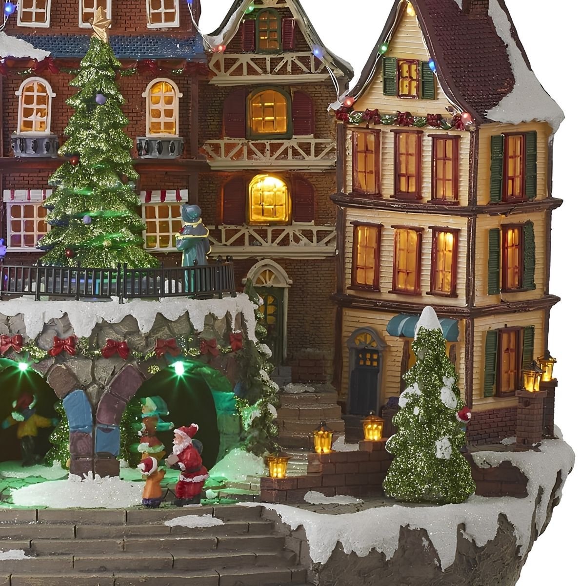 Luville Kerstdorp Miniatuur Dorpsplein - Kerstversiering met Draaiende Kerstboom - Kerstslingers voor Sfeervolle Aankleding - Kerst Deco Dorpje - L42 x B25 x H32 cm - Meerkleurig – foto 4