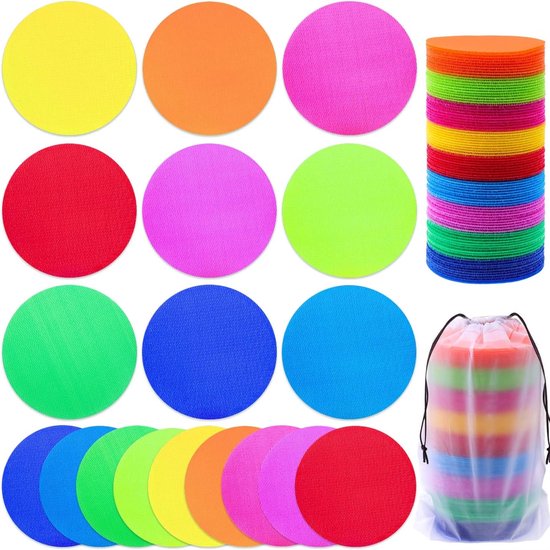 Een verzameling van 12 ronde vloermarkeringen in felle kleuren, inclusief een stapel van 90 in een stoffen draagtas. Kleuren zijn geel, oranje, roze, rood, paars, groen, blauw.