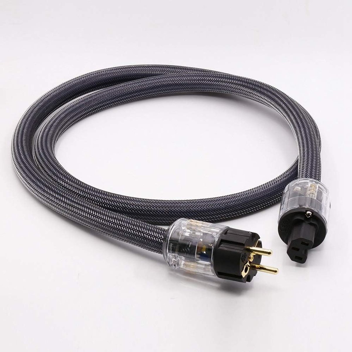 SolidKeus - Professionele Audio Voedingskabel met Afgeschermde Koperen Draad (1 Meter)