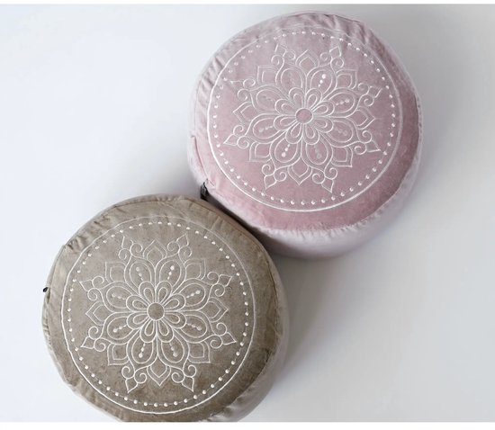 Love Generation - Meditatiekussen - Mandala - Velvet - Taupe van Love Generation — afbeelding 2
