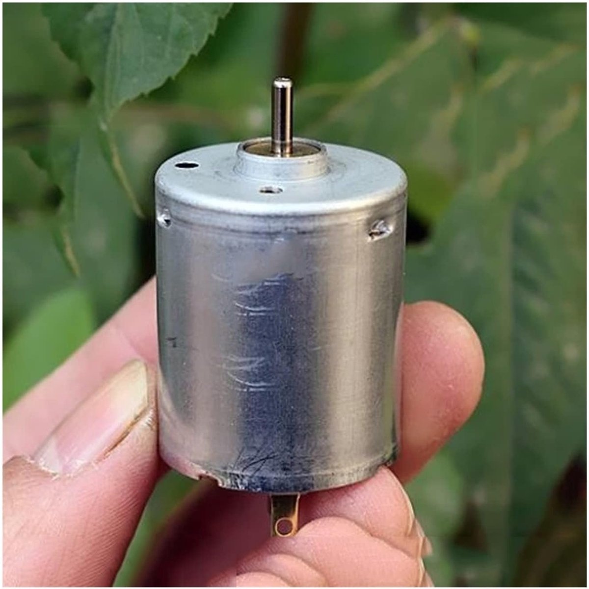Kleine DC Motor - Robot Motor - Hobby Projecten - Stabiele Prestaties - 24 Volt - Zilverkleurig