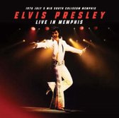 Elvis Presley in wit pak met glitterende riem, live in Memphis 1976