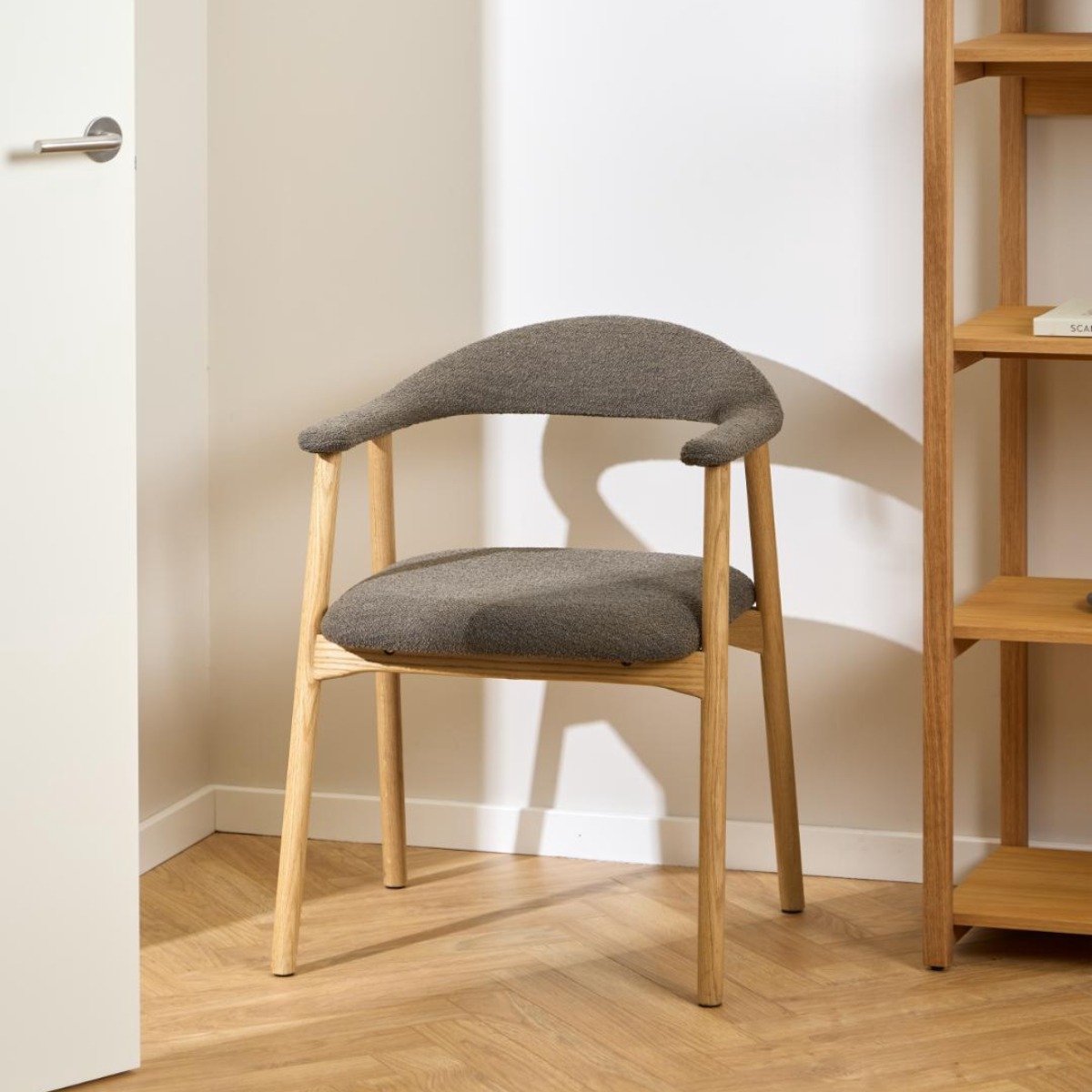 Giga Living Eetkamerstoel Tesido - Taupe - Eikenhout & Bouclé - Set van 2