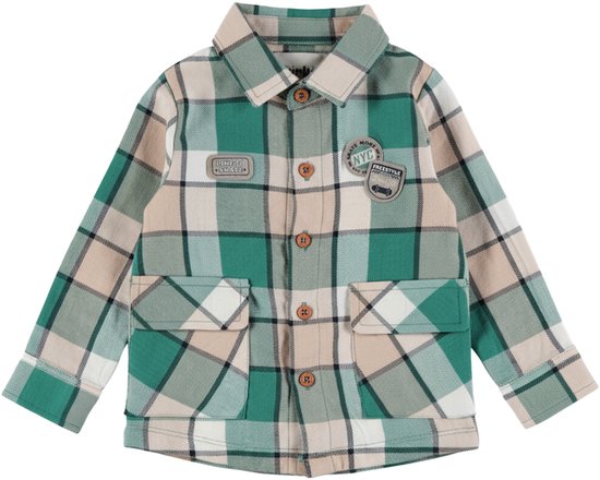 Groen-beige geruit overhemd met knopen, twee borstzakken en 'LINE TO SKATE' en 'NYC' patches op de borst.