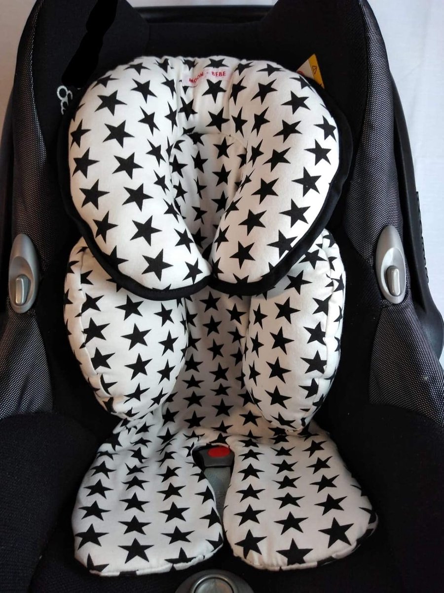 SnelShoppen - Autozitverkleiner voor Baby, Antiallergisch, Universeel, Maxi Cosi, Ergonomisch Kussen met Zwarte Sterren, Ideaal voor Kinderwagen en Ha