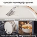 Krasbestendig, robuust, vaatwasser- en magnetronbestendig servies. Beige met subtiele spikkels en bruine rand.