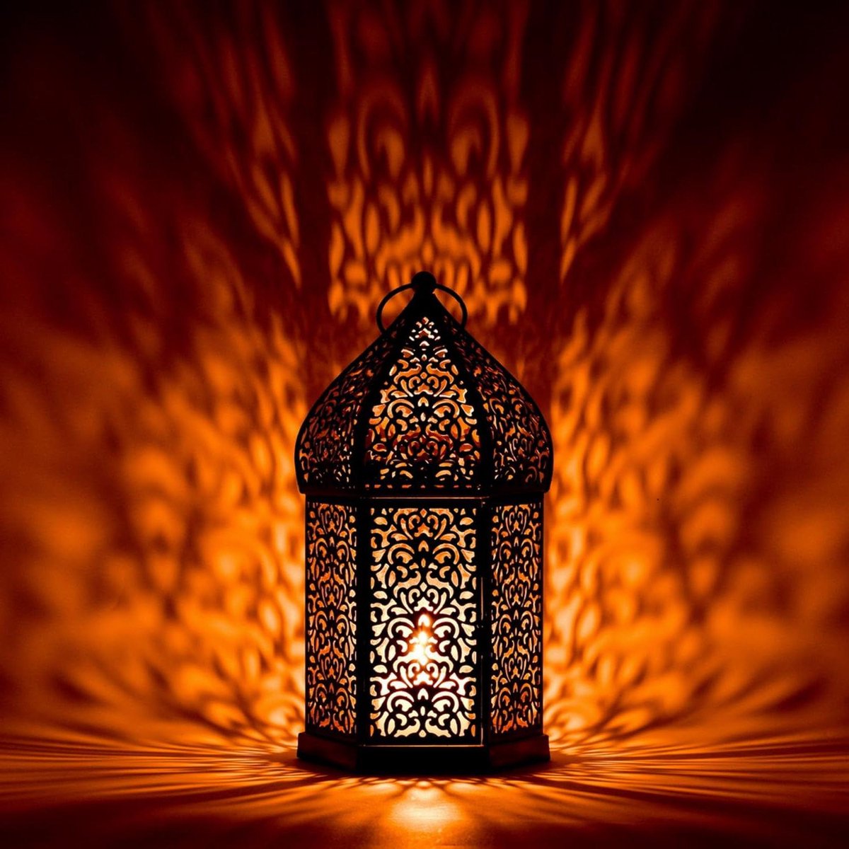 Oosterse Lamp - Decoratieve Lantaarn - Sfeerverlichting Creëren - Handgemaakte Pracht - 27 cm Hoog - Goud