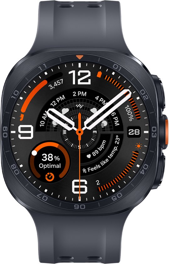 Zwarte smartwatch met digitaal display, oranje wijzers en accenten. Toont tijd, stappen, hartslag en batterij.