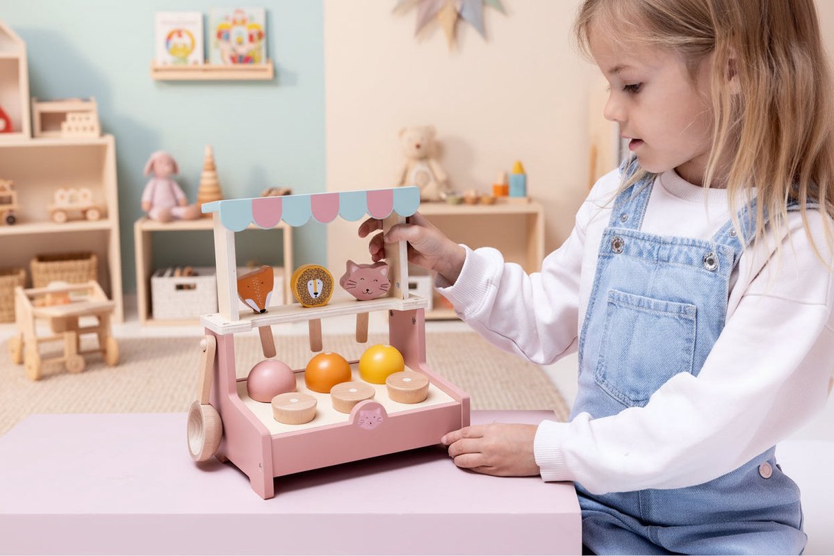 Kleine houten ijssalon