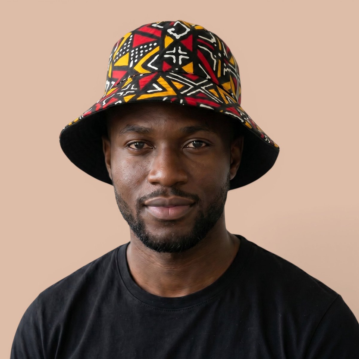 Bucket hat / Vissershoedje met Afrikaanse print - Rood Bogolan Geometry - Kinderen & Volwassenen (Unisex) - S