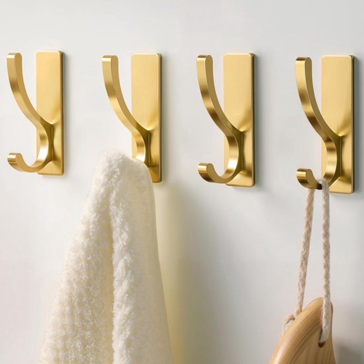 Zelfklevende Wandhaken voor Handdoeken en Kleding - Sterke Haak voor Deur, Badkamer en Kasten - Ideaal voor Tassen, Jassen en Rugzakken zonder Schade