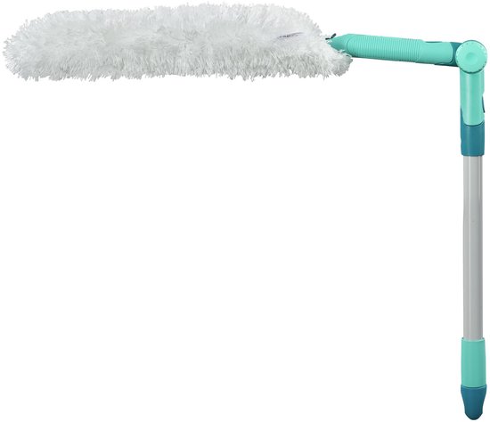 Plumeau blanc et duveteux avec un manche turquoise coudé et une rallonge.