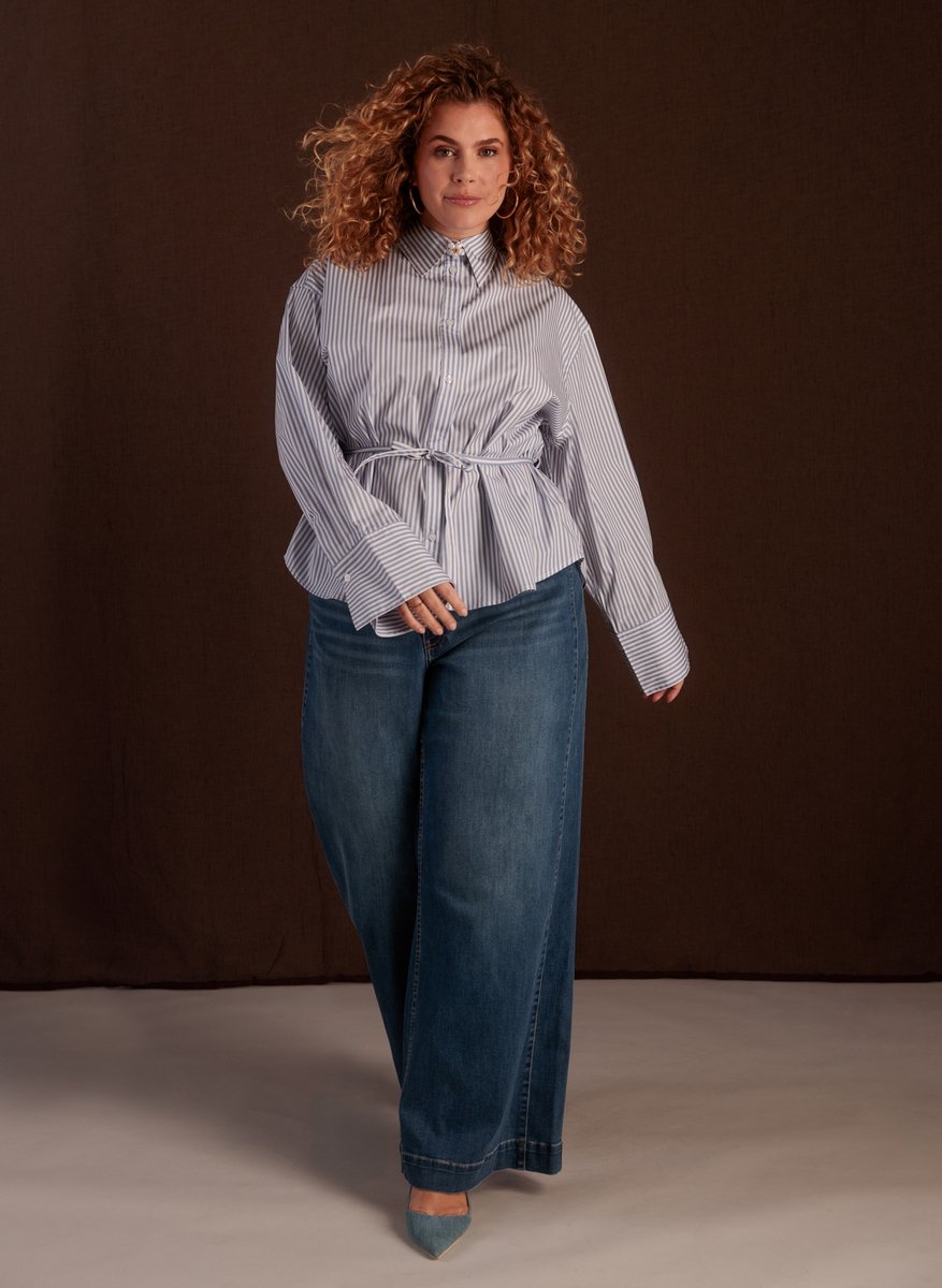 YEST CURVE Talina Blouses - Morning Blue/Off Whi - maat 3(52)