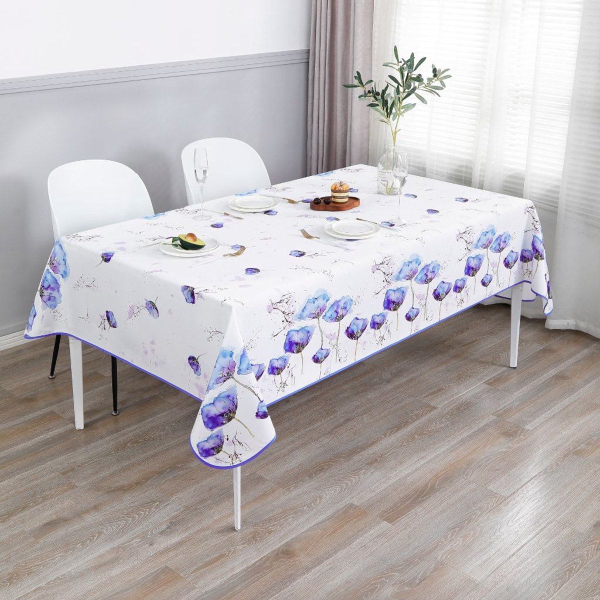 Tafelkleed Blauwe Bloem 145x240cm - Tafellaken Polyester - Vocht- en vuilafstotend