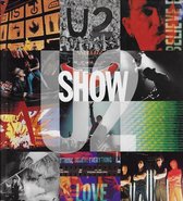 Collage van U2 'Show' boekcover met concertfoto's, close-ups en de tekst 'U2 SHOW EVERYTHING BELIEVE EVERYTHING LOVE'.