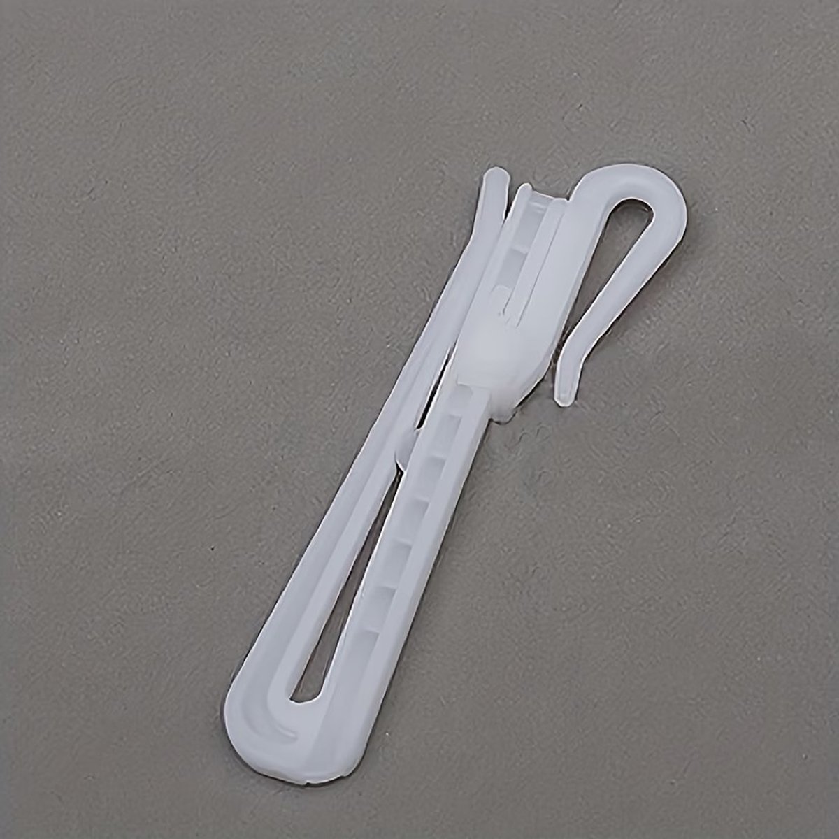 Verstelbare Gordijnhaken (20 Stuks) - 7 cm - Eenvoudig Verstelbare Inschuifhaken voor Perfect Hangende Gordijnen