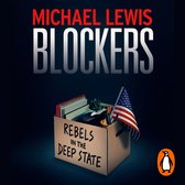 Boek "Blockers" van Michael Lewis. Doos met "REBELS IN THE DEEP STATE" en een Amerikaanse vlag.