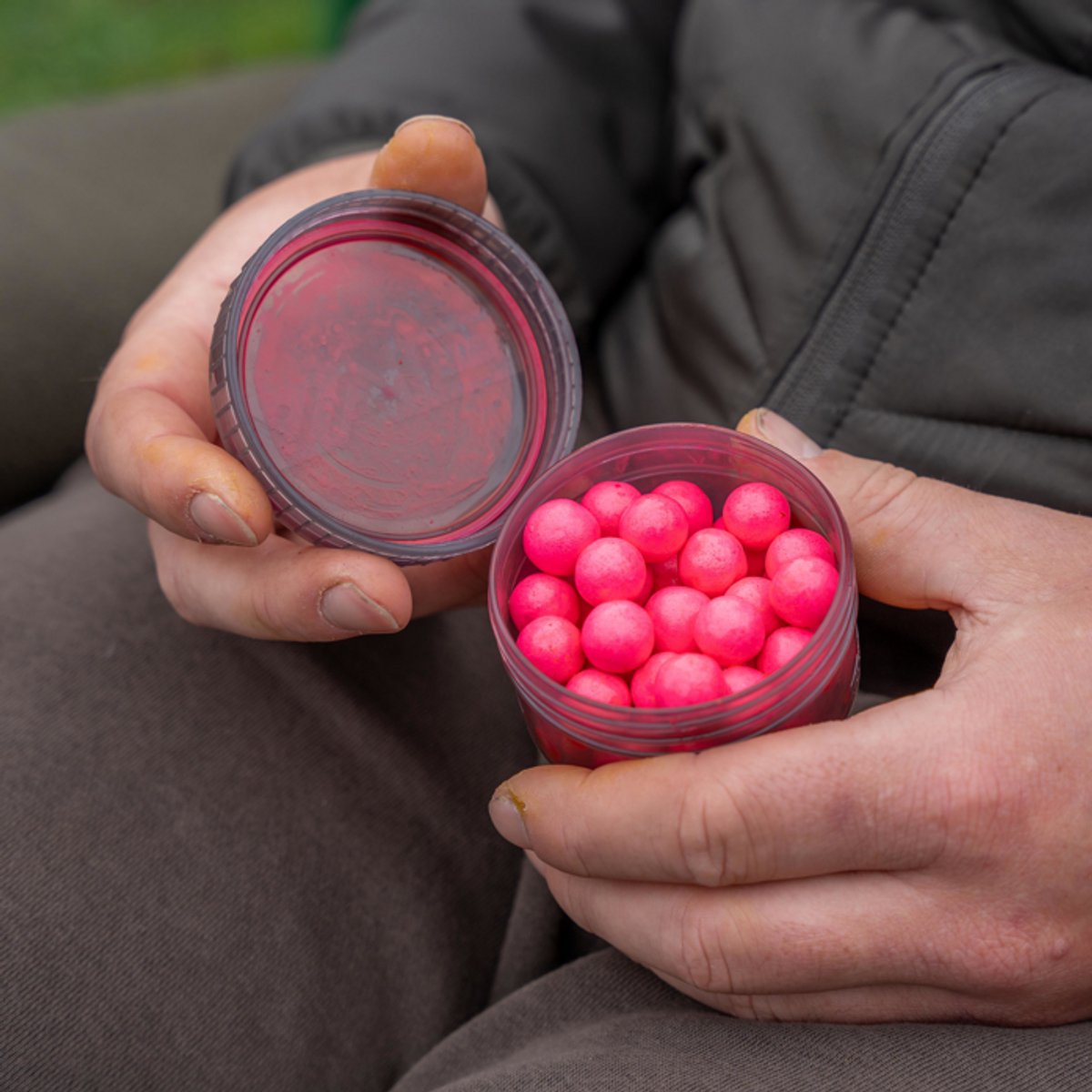 Avid Carp Hookbait Pots Small – Kleine Haakaas Potjes met Schroefdeksel 4 Stuks
