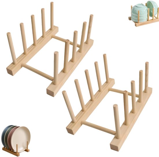 Twee houten bordenstandaards vanuit verschillende hoeken, met inzetstukken die borden en kommen tonen.