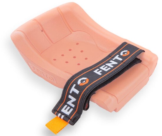 Oranje Fento kniebeschermer met zwarte band met FENTO tekst.