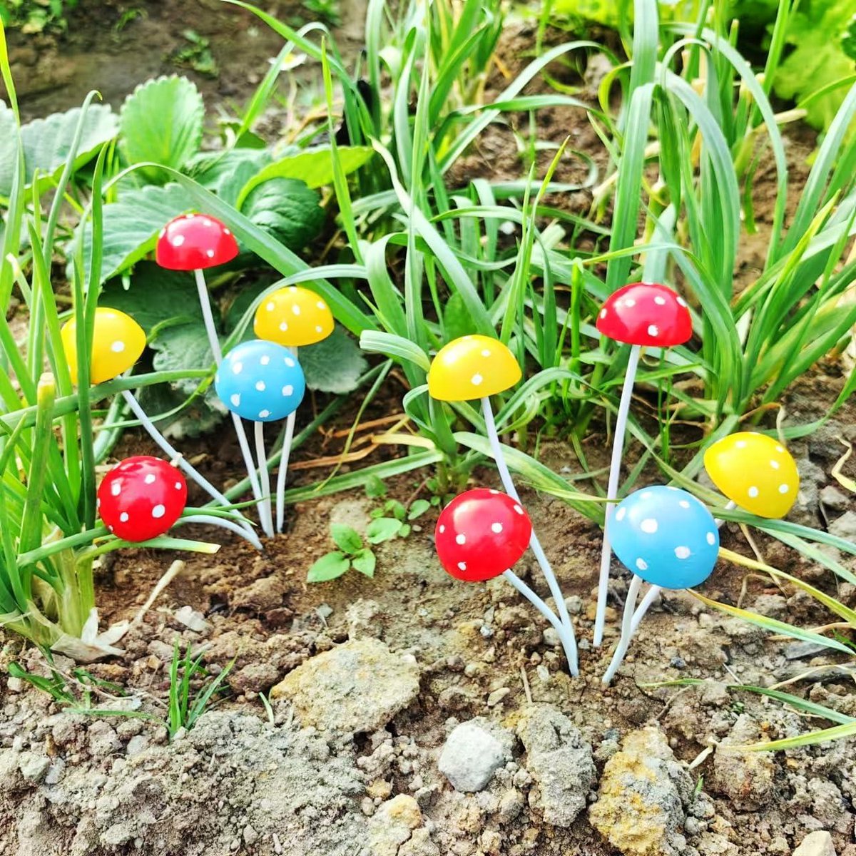Metalen Paddestoel Decoratie - Tuin paddenstoelen Gazon ornamenten - Sprookjestuin Creëren - Roestwerende Coating - 16 cm - Geel Blauw Rood