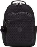 Zwarte Kipling Seoul rugzak met een subtiel geometrisch patroon en een donkere Kipling-hanger.