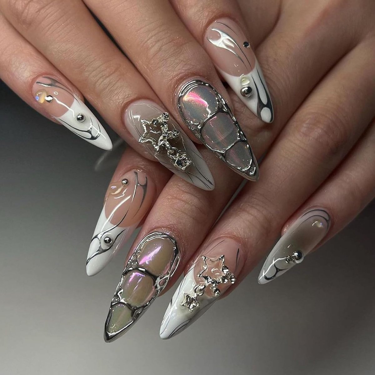 SnelShoppen - 24 Stuks Kunstnagels Amandelvorm Medium Lengte Nude Roze Franse Gouden Top Shiny Volledige Bedekking Acryl voor Vrouwen Meisjes Manicure