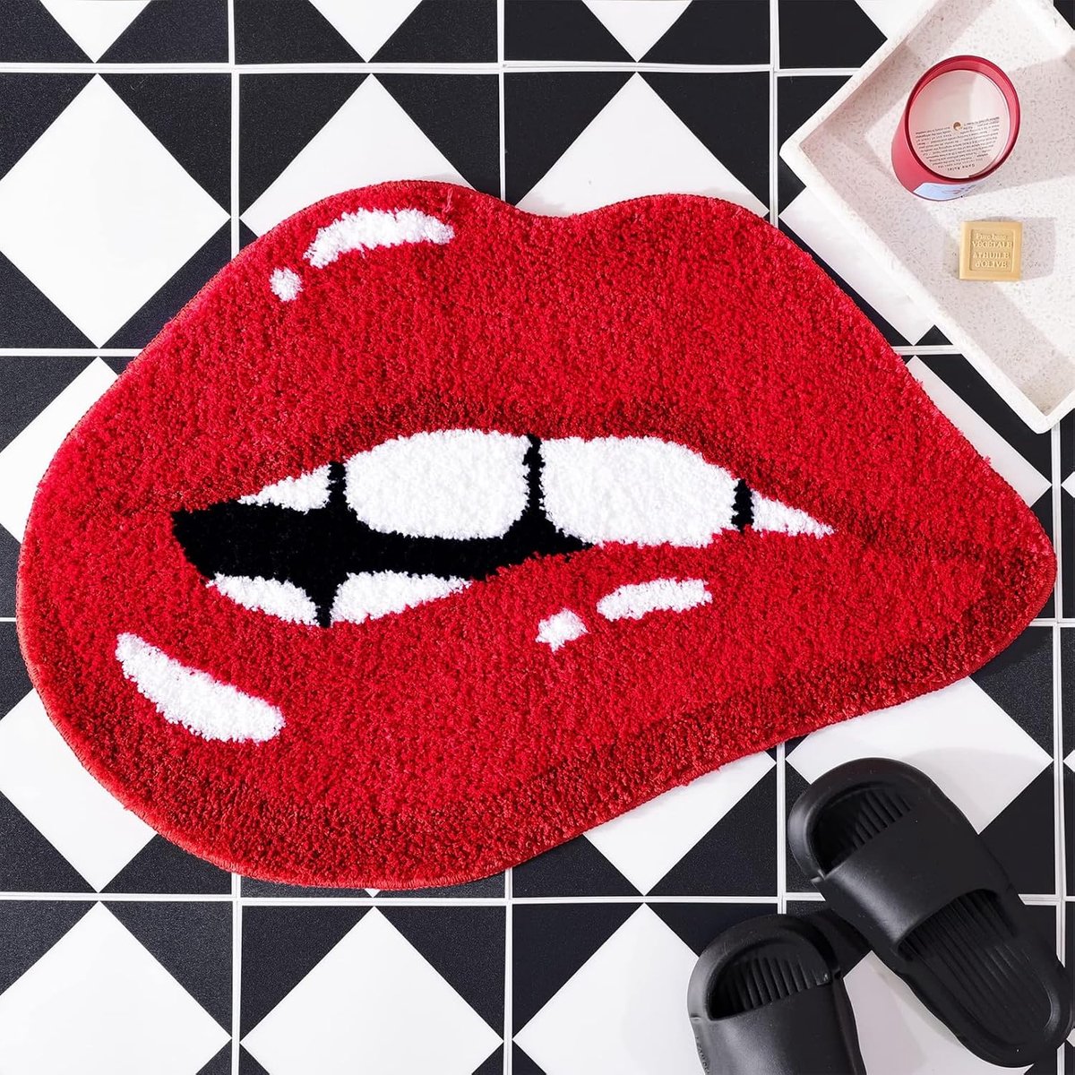 Badmat Rode Lippen 50x76cm - Microvezel Antislip - Zacht en Pluizig - Trendy Badkameraccessoire - ShopVlot