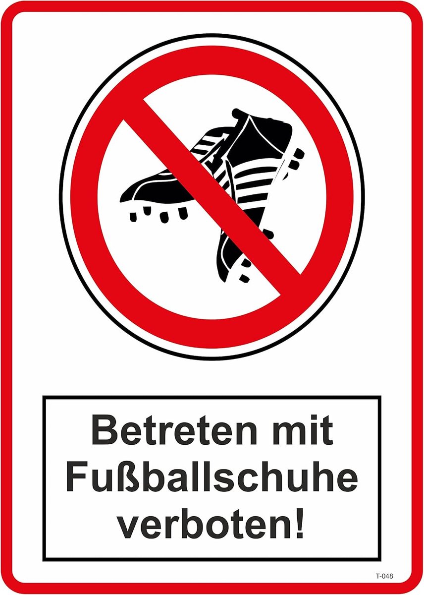 Sticker toegang met voetbalschoenen verboden - 14x10cm - zelfklevend - voor binnen en buiten gebruik - ShopVlot