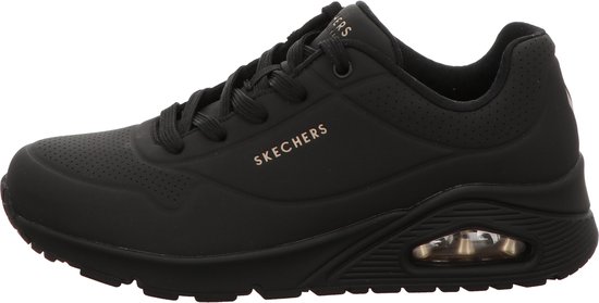 Zwarte Skechers Uno dames sneaker met veters, perforaties en zichtbare luchtdemping in de zool.