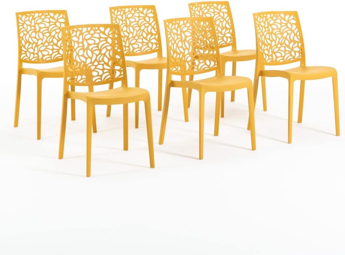 - Stoelen gemaakt van hars versterkt met glasvezel (6, mosterdgeel)