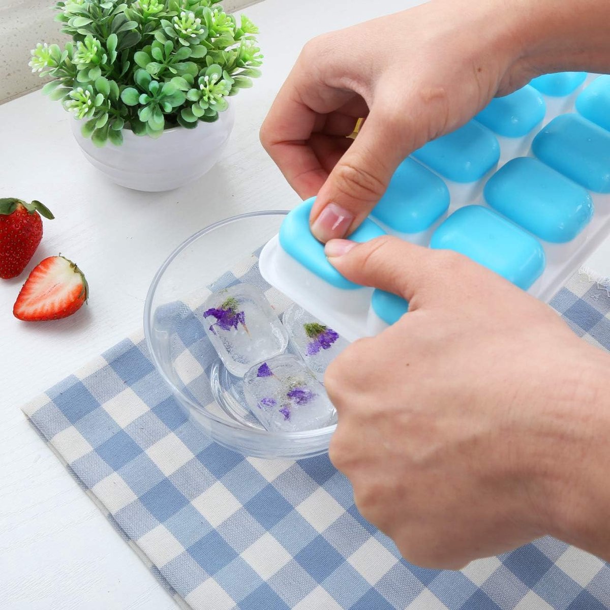 ijsblokjesvorm met deksel (4 stuks) 14-voudige siliconen ijsblokjeshouder, BPA-vrij, groen/blauw, stapelbare ijsblokjes