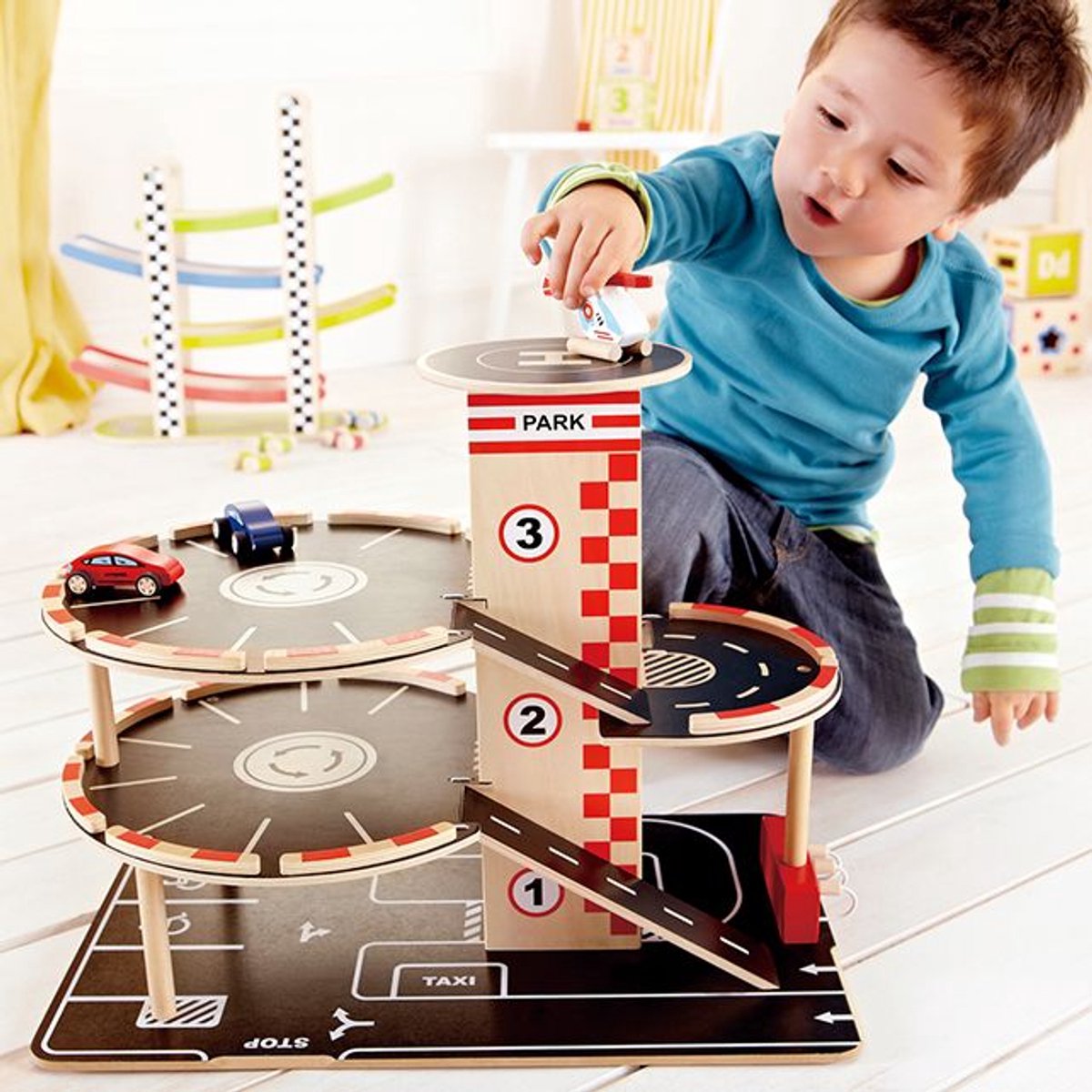 Hape Park & Go Garage - Speelgoed Parkeergarage met Lift, Helikopter en Auto's, 3 jaar+ — afbeelding 22