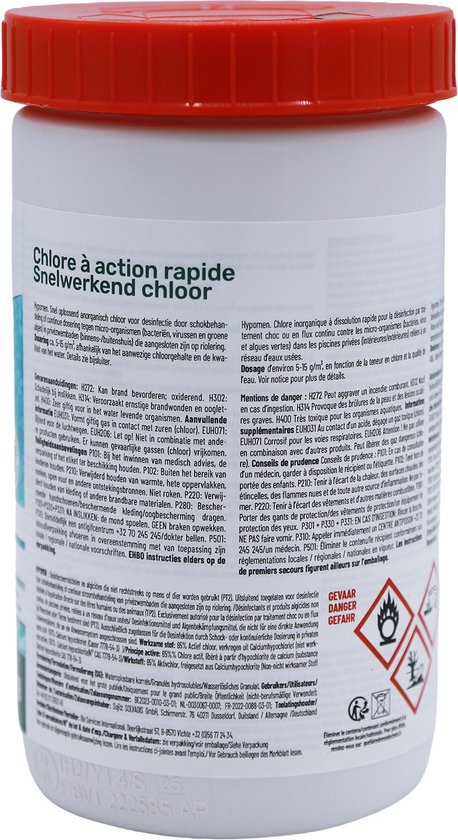 Achterkant van de witte 1kg verpakking van Famiflora Hypomen snelwerkend chloor met productinformatie.