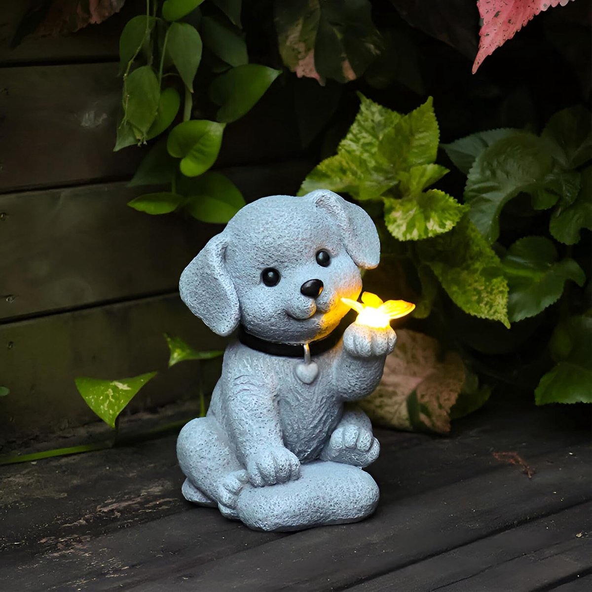Beelden op zonne-energie, hondenfiguren met vlinders, decoraties voor buiten, weerbestendige hondenbeelddecoratie, cadeaus voor mama, verjaardag