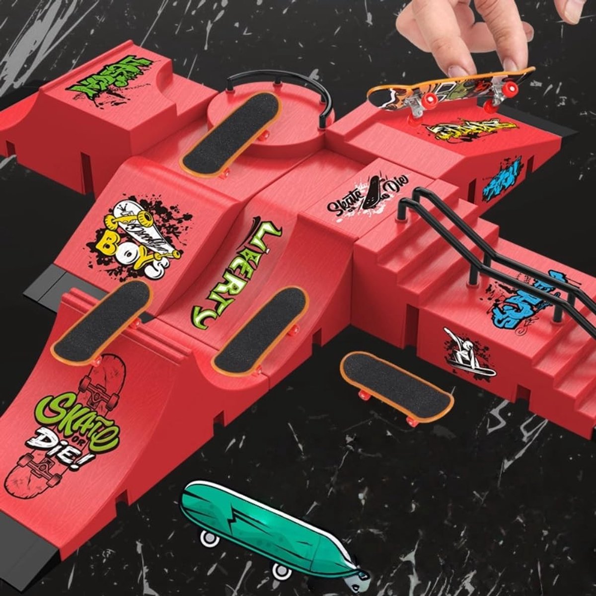 Omgoods - Fingerboard Skate Park Kit - Inclusief 13 Mini Skaters en Ramps