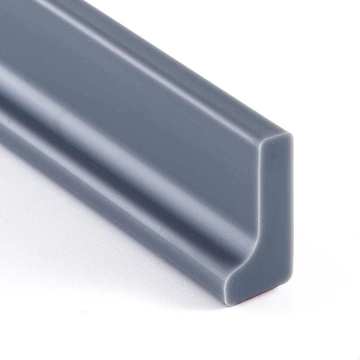 L-vormig 3cm Douchedrempe Waterbarrière Badkamer Douchebak Dichtstrip Keukenbak Badkuip Werkblad Afbakrandstrip (2M, Grijs - Een Zelfklevende Achterkant)