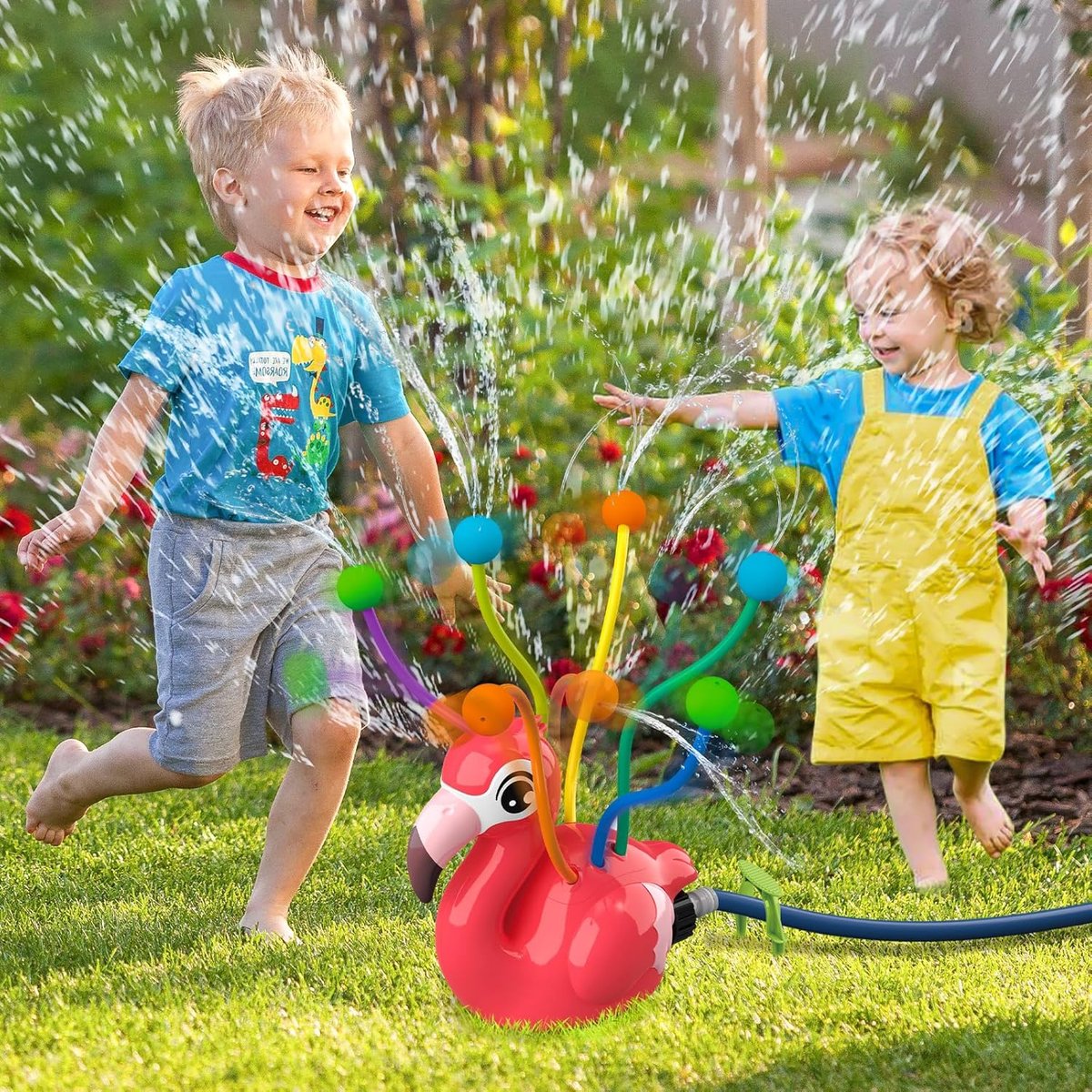 Sprinklerspeelgoed voor volwassenen, irrigatiespeelgoed voor de tuin buiten met watertakels, bevestiging aan de tuinslang, waterplezier speelgoed voor de zomer (flamingo)