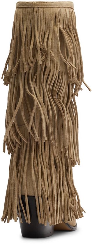 Beige suède laars met drie lagen franjes, achterkant zichtbaar.