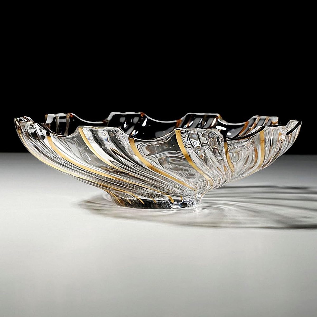 Hand Geschilderde Gouden Wervelwind Gevormd Kristal Glas Decoratieve Kom-32cm Diameter.
