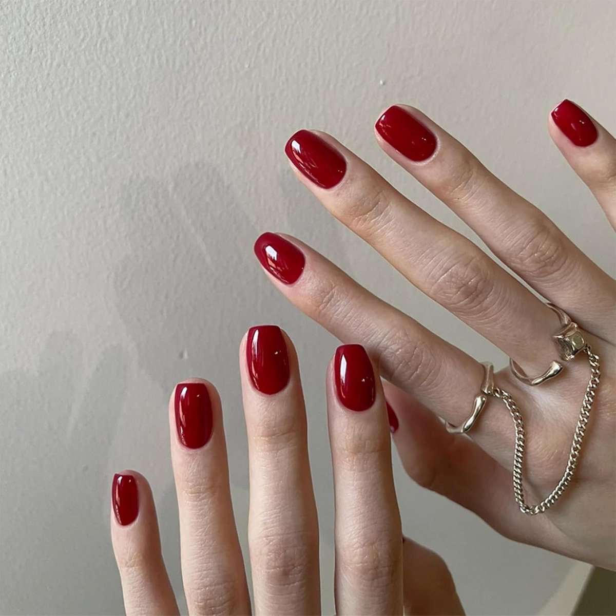 on Nails Kurz - 32 Stück Kurze Quadratische Fake Nägel in Dunkelrot - Künstliche Nägel, Press On Nägel mit Kleber & Feile für Frauen