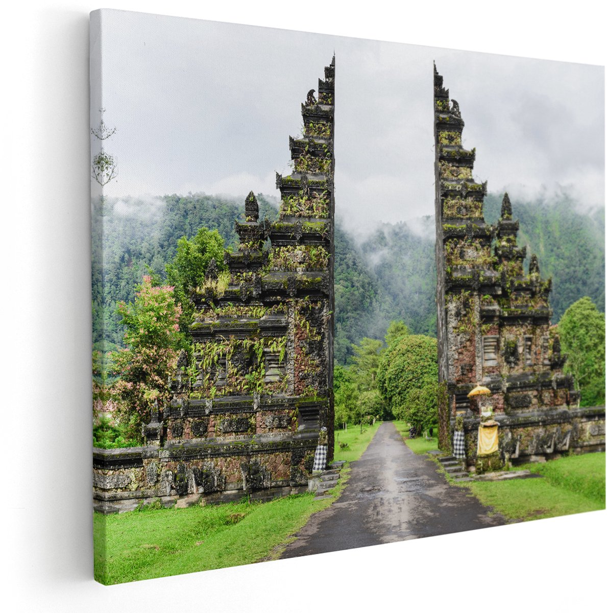 Artaza Canvas Schilderij Tempel Poort in Bali - 150x120 cm - Groot - Wanddecoratie Woonkamer - Schilderijen - Muurdecoratie
