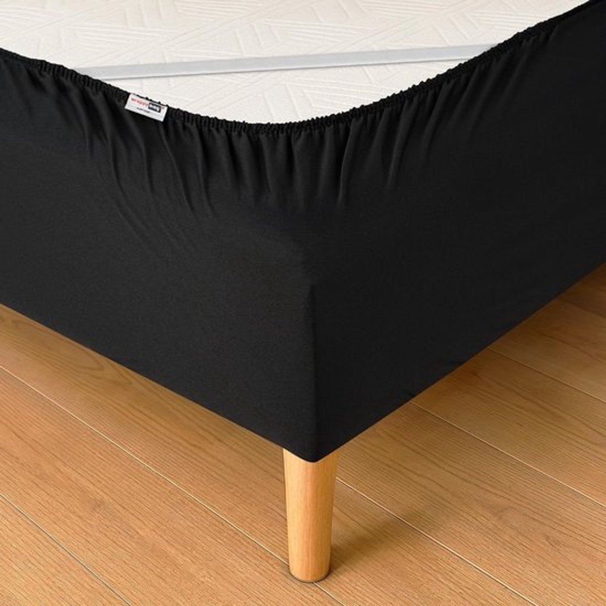 SnelShoppen - Bed Cover 160 x 200 met Elastiek - Moderniseer je Boxspring met Bedrok - Zwart - 6 Maten Beschikbaar - Perfect voor Slaapkamer