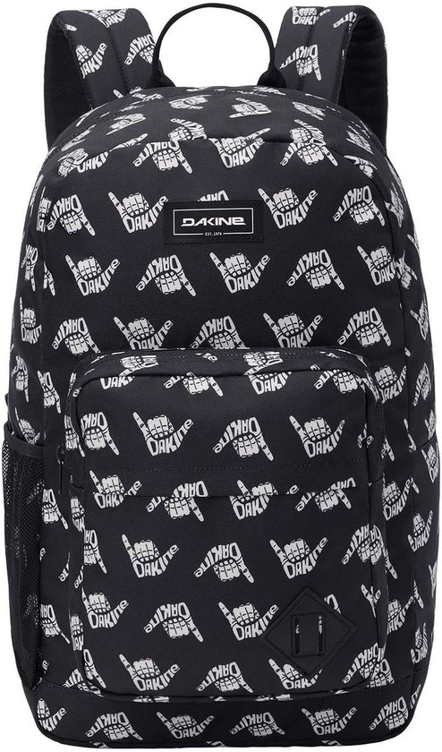 Zwarte rugzak met een all-over print van witte shaka-handen en het Dakine-logo, met voorvak en zijvak van mesh.