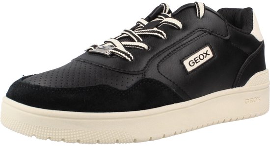 Zwarte Geox sneaker met wit-zwarte veters, suède neus en beige zool.