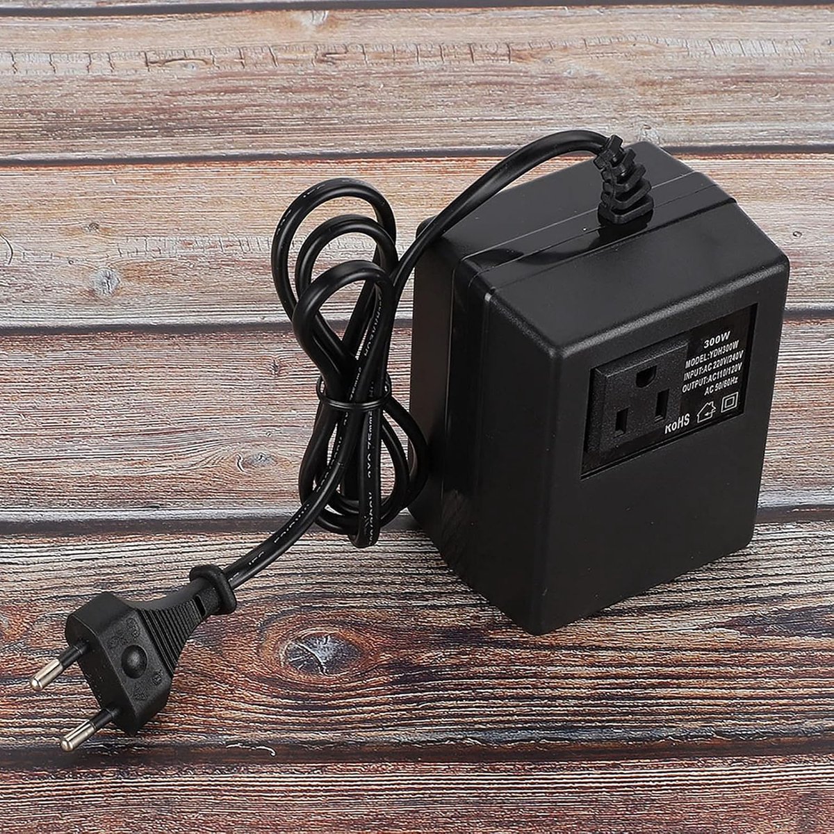 Voltage converter 300 W - EU plug - 220V naar 110V - Ideaal voor reizen - ShopVlot