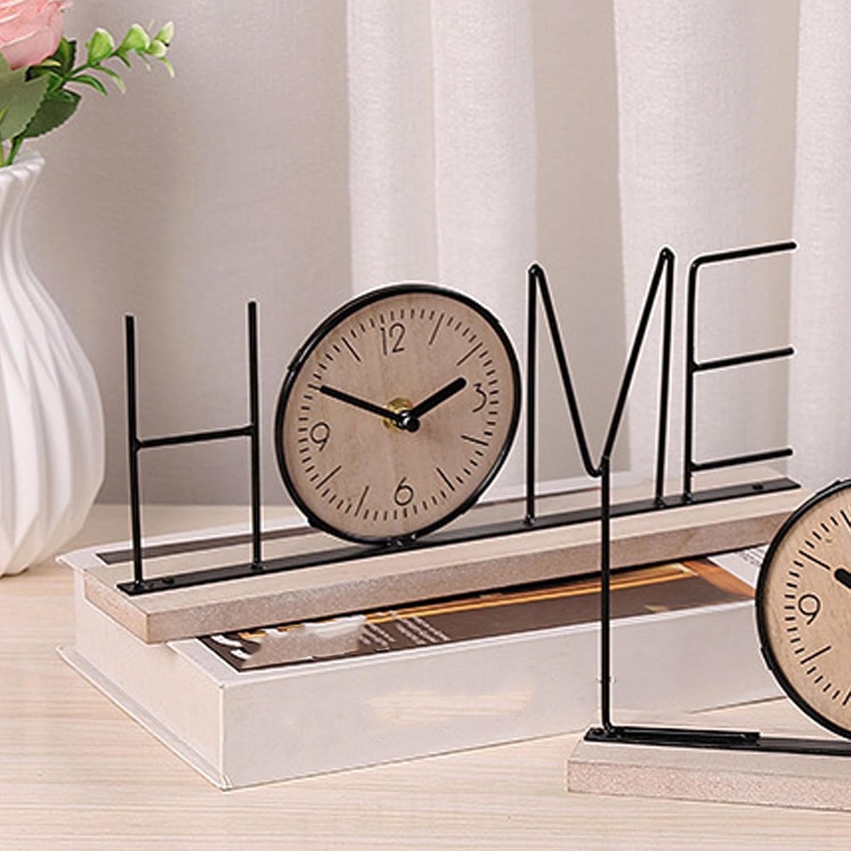 SnelShoppen - Houten IJzeren Bureau Klok Modern Decoratieve Letters Tafel Klok Ornament Woonkamer Eetkamer Slaapkamer Kantoor (Thuis Versie)