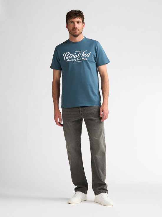 Blauw T-shirt van Petrol Industries met witte opdruk 'Petrol Ind Motors Inc. Mfg. PENNSYLVANIA'