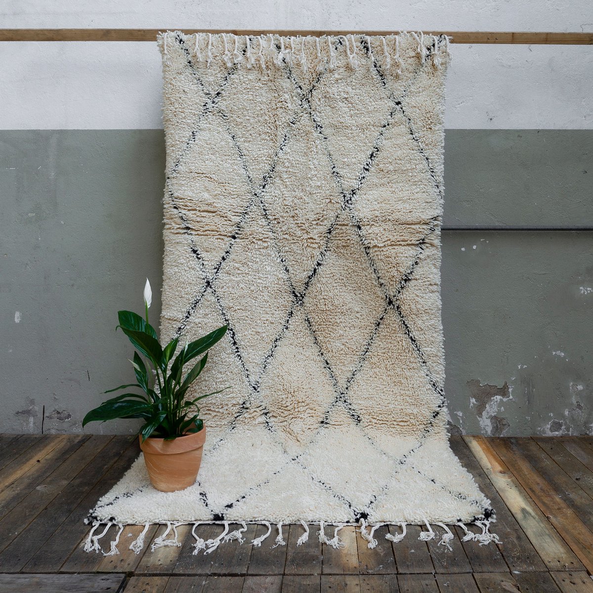 Marokkaans Beni Ouarain vloerkleed – Handgeweven tapijt van 100% wol – 125 × 230 cm – BN2170